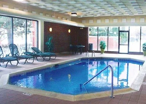 Inn Quality - Chicago Near The Mall 4*