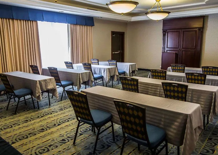 Inn Quality - Chicago Near The Mall 4*