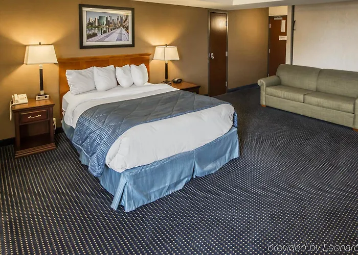 Inn Quality - Chicago Near The Mall 4*
