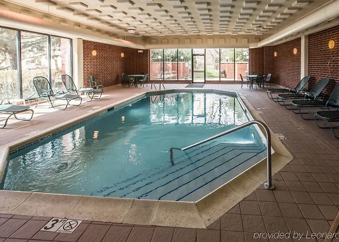 Inn Quality - Chicago Near The Mall 4*