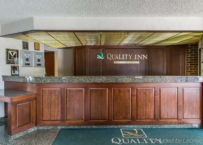 Inn Quality - Chicago Near The Mall 4*