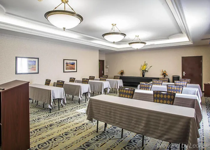 Inn Quality - Chicago Near The Mall 4*